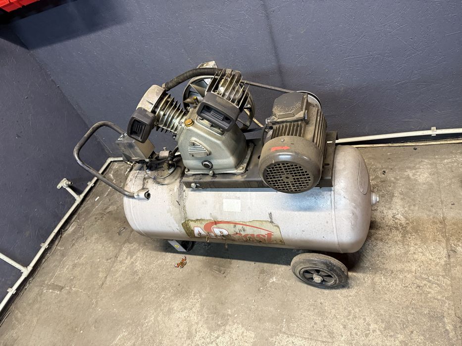 Компресор 100л 380V AiRcast в гарному стані
