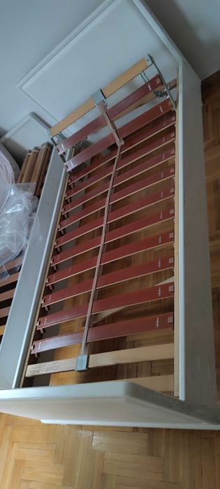 Продаю два односпальні ліжка