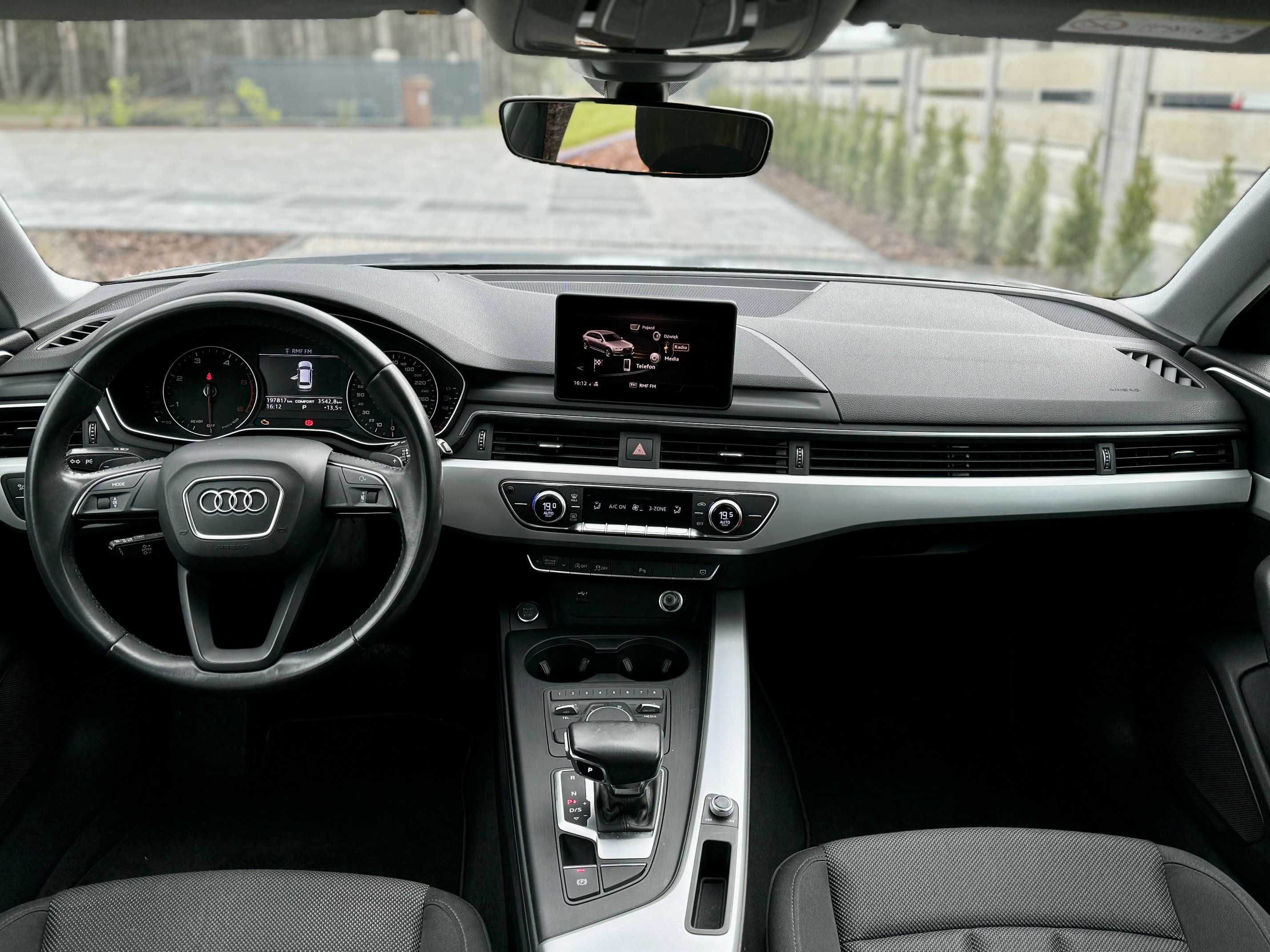 Audi a4 BEZWYPADKOWE Avant 2.0 TDI 2018 r. FV 23% Aso S-tronic LED