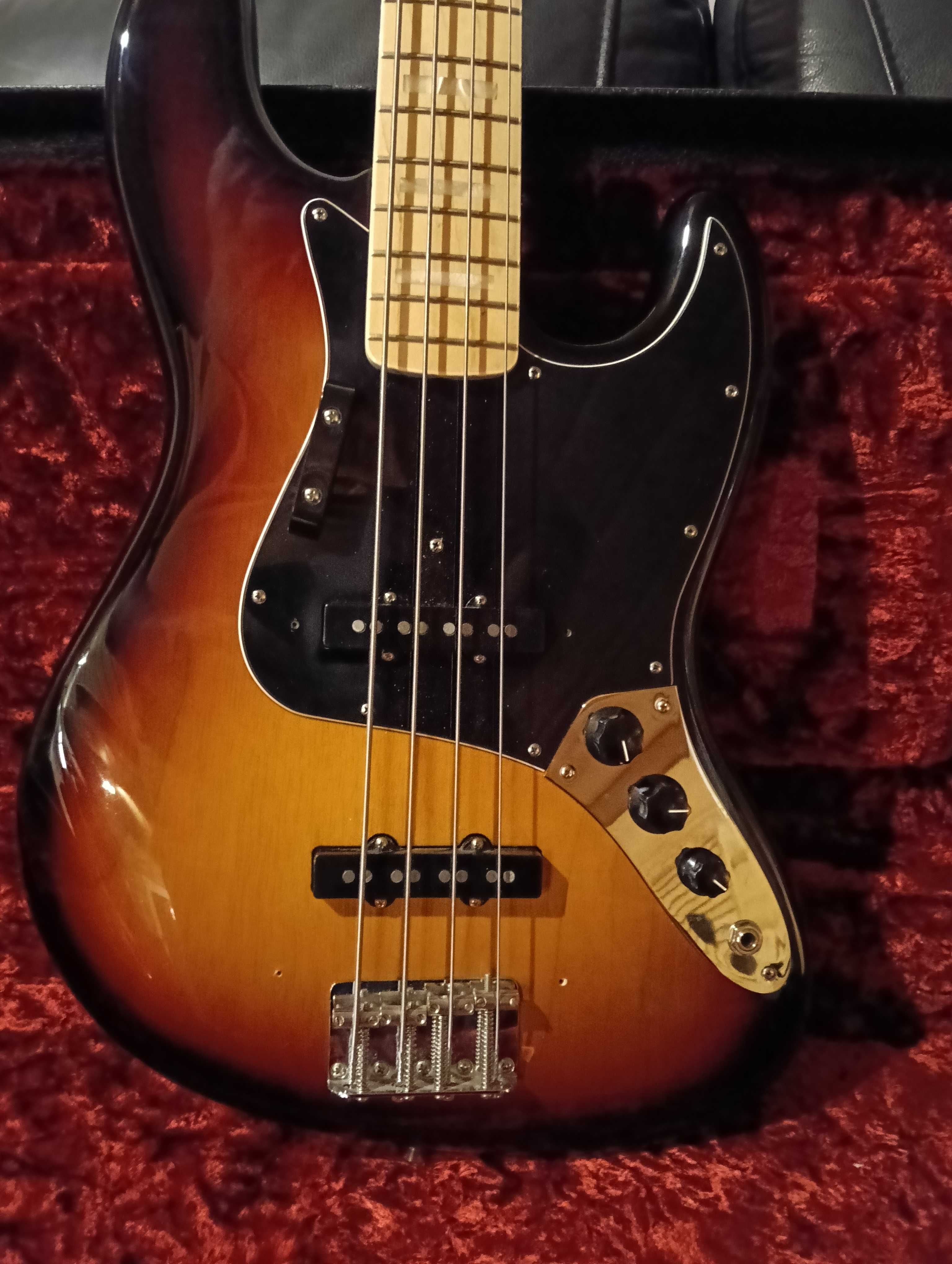Gitara basowa Fender AM Original 70s J-Bass 3CS
