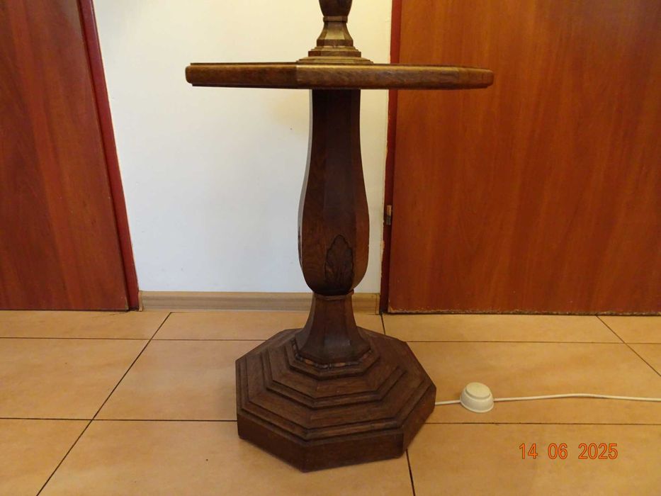 lampa podłogowa całość drewno ze stolikiem