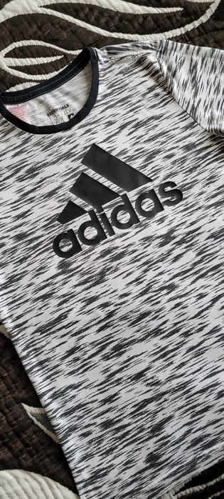 Bluzka Adidas - oryginalna, jedyna taka!