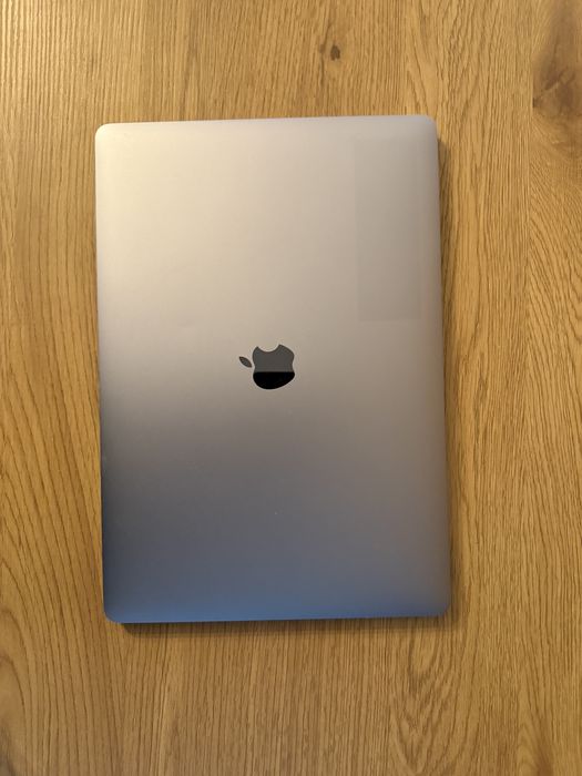 MacBook Pro 2019 i9 16/512