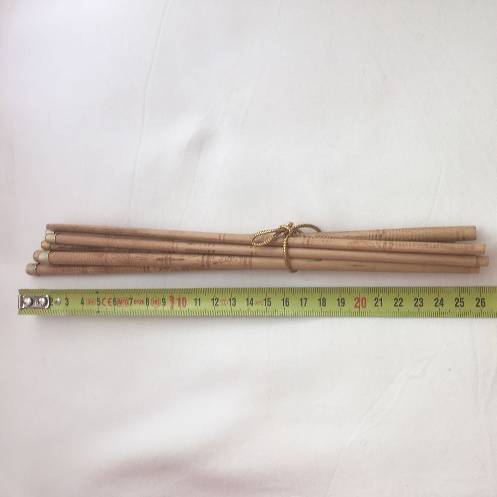 Taças japonesas e 8 Hashi de bambu