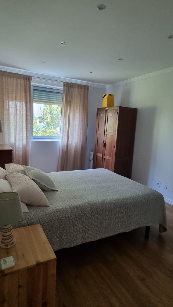Quarto no centro Maia