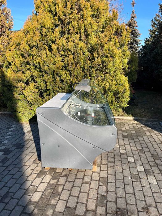 2018 r. Lada witryna chłodnicza Bochnia dł. 1,5 m, 2 m