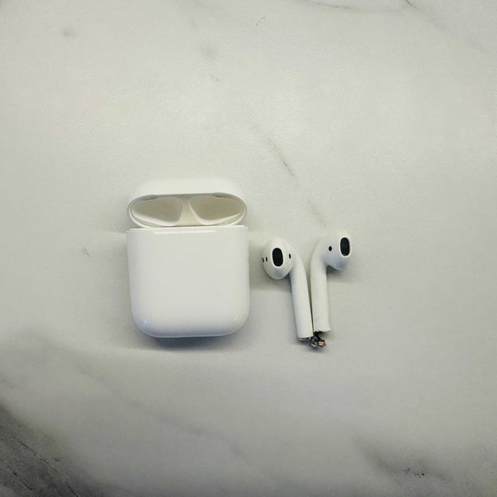 AirPods 1 з кейсом зарядки Оригінал.  Model A 1602