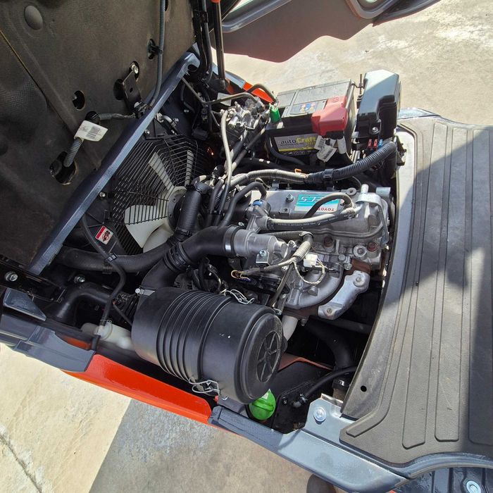 TOYOTA 1,5 тон Кабіна