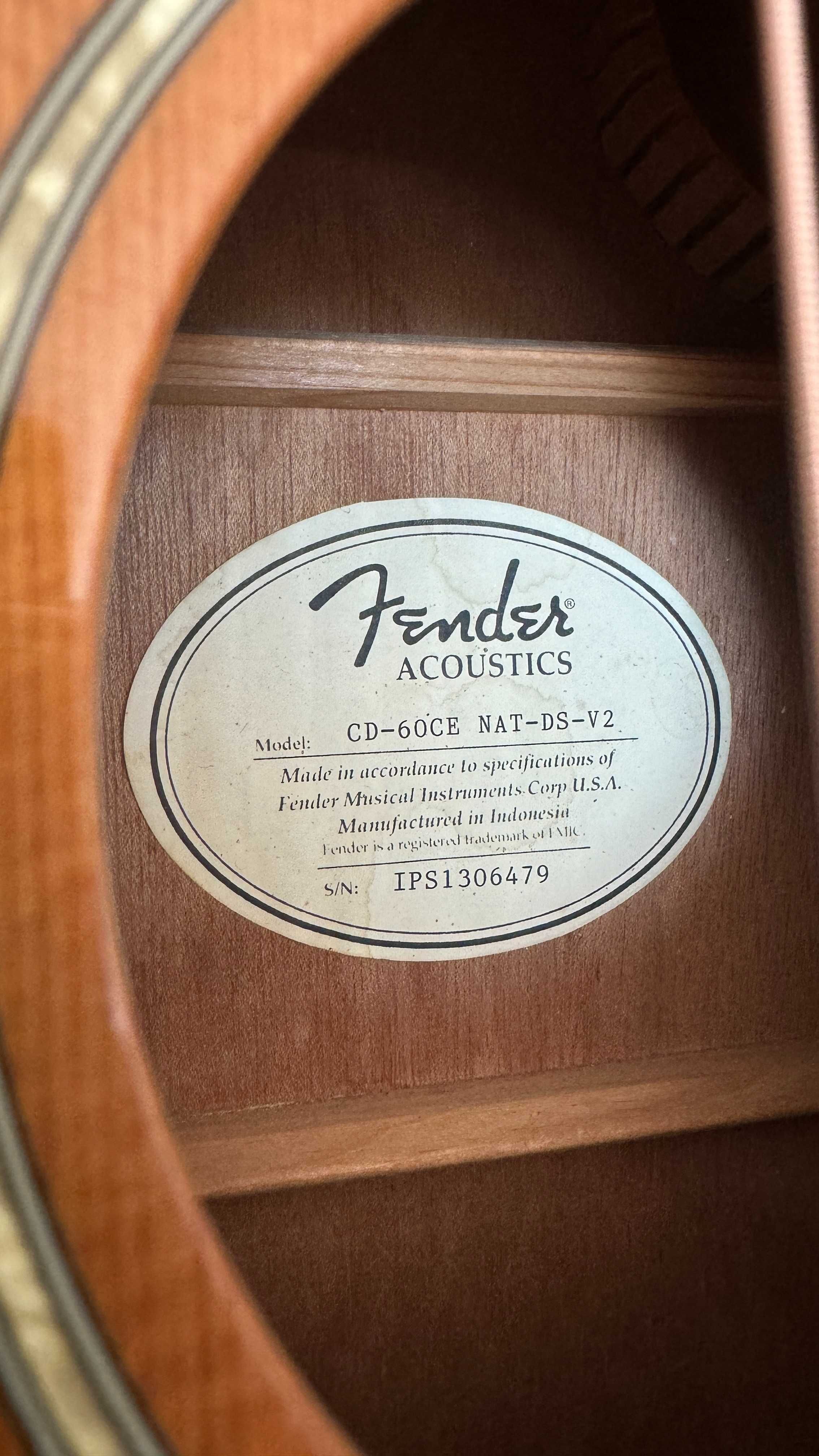 Fender ACOUSTICS CD-60CE NAT-DS-V2 (inclui hardcase)