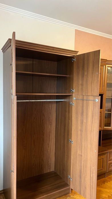 Продам стінку у вітальну б/у