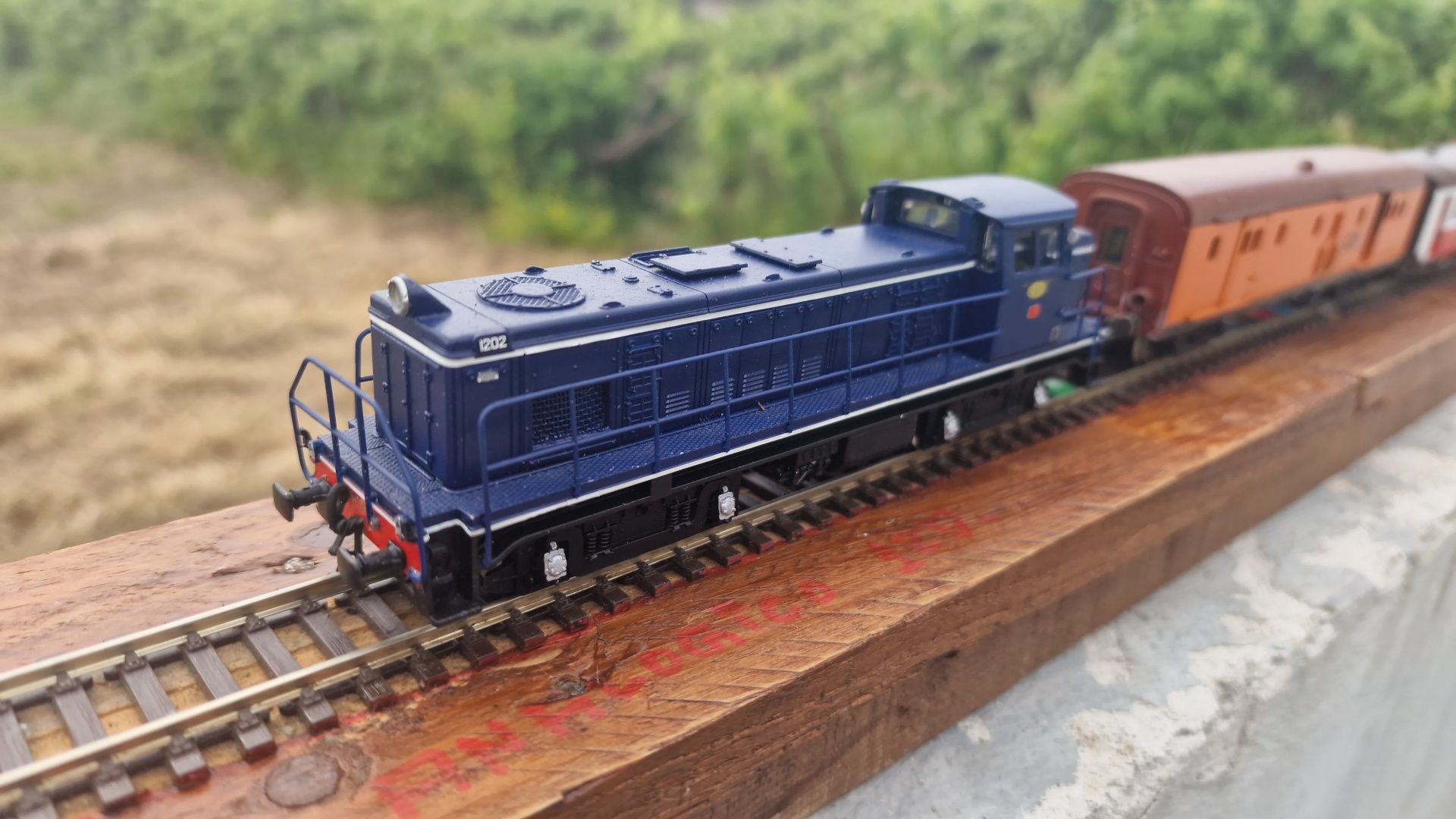 Varias locomotivas ho novas ver fotos.