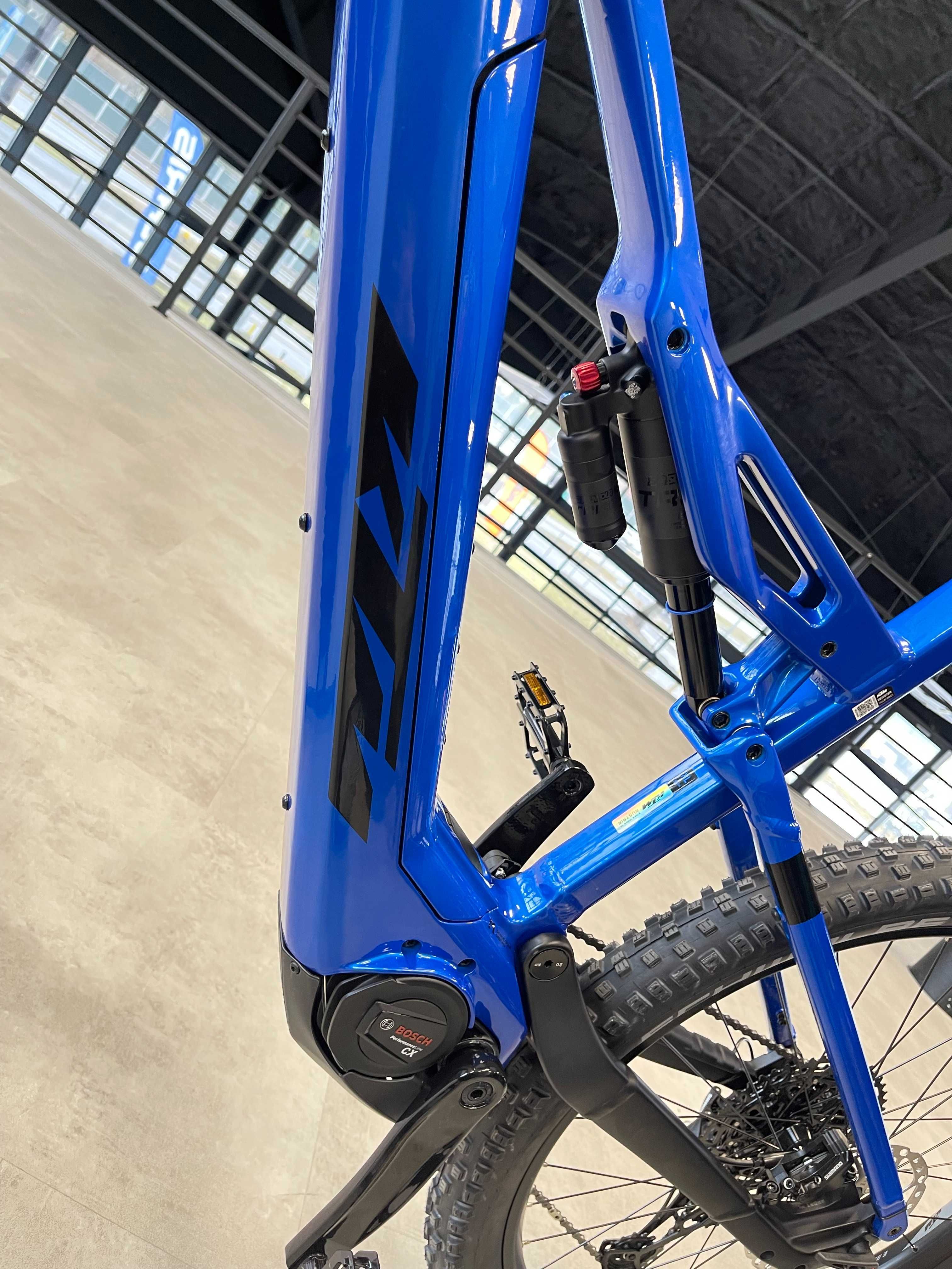 Macina Kapoho 7973 (metalic blue)