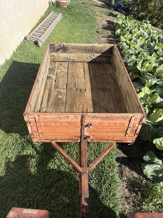 Reboque para trator pequeno