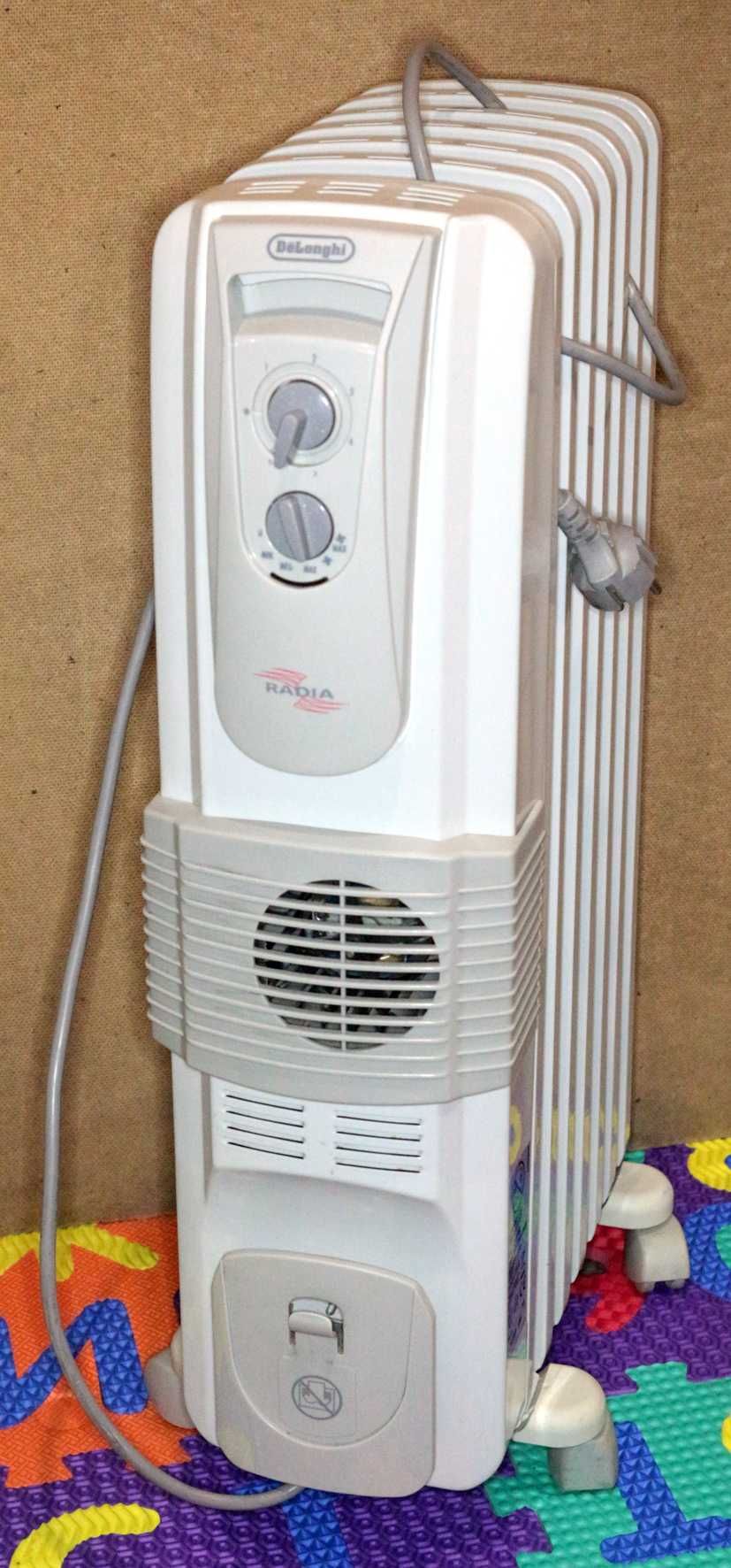 Масляный обогреватель  DeLonghi KR790720V, 2000 Вт