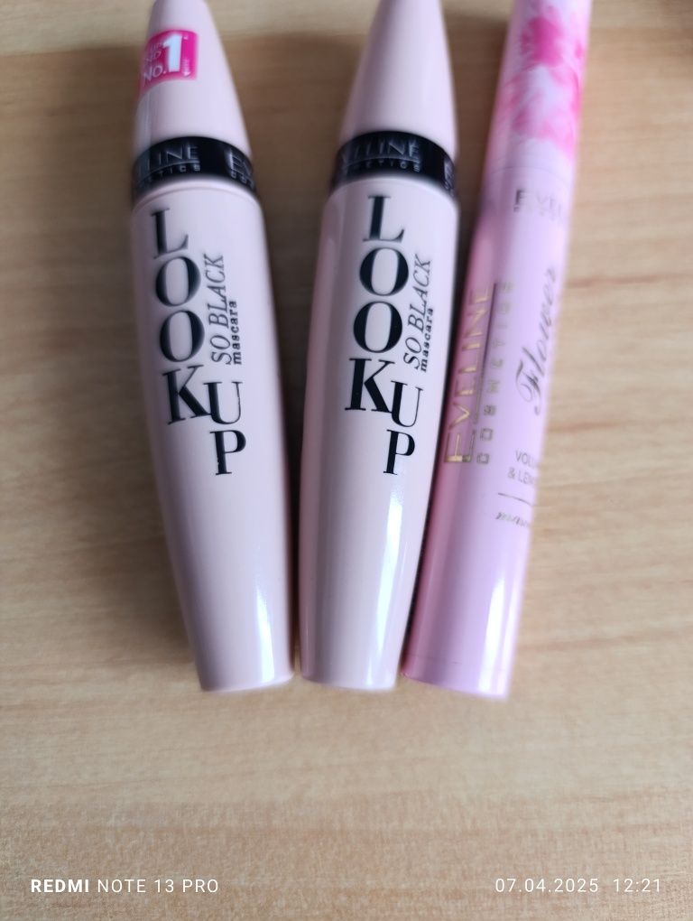 Tusze do rzęs Eveline Look up i flover garden+ pomadki  Gratis