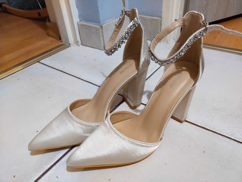 Piękne buty ślubne r.37