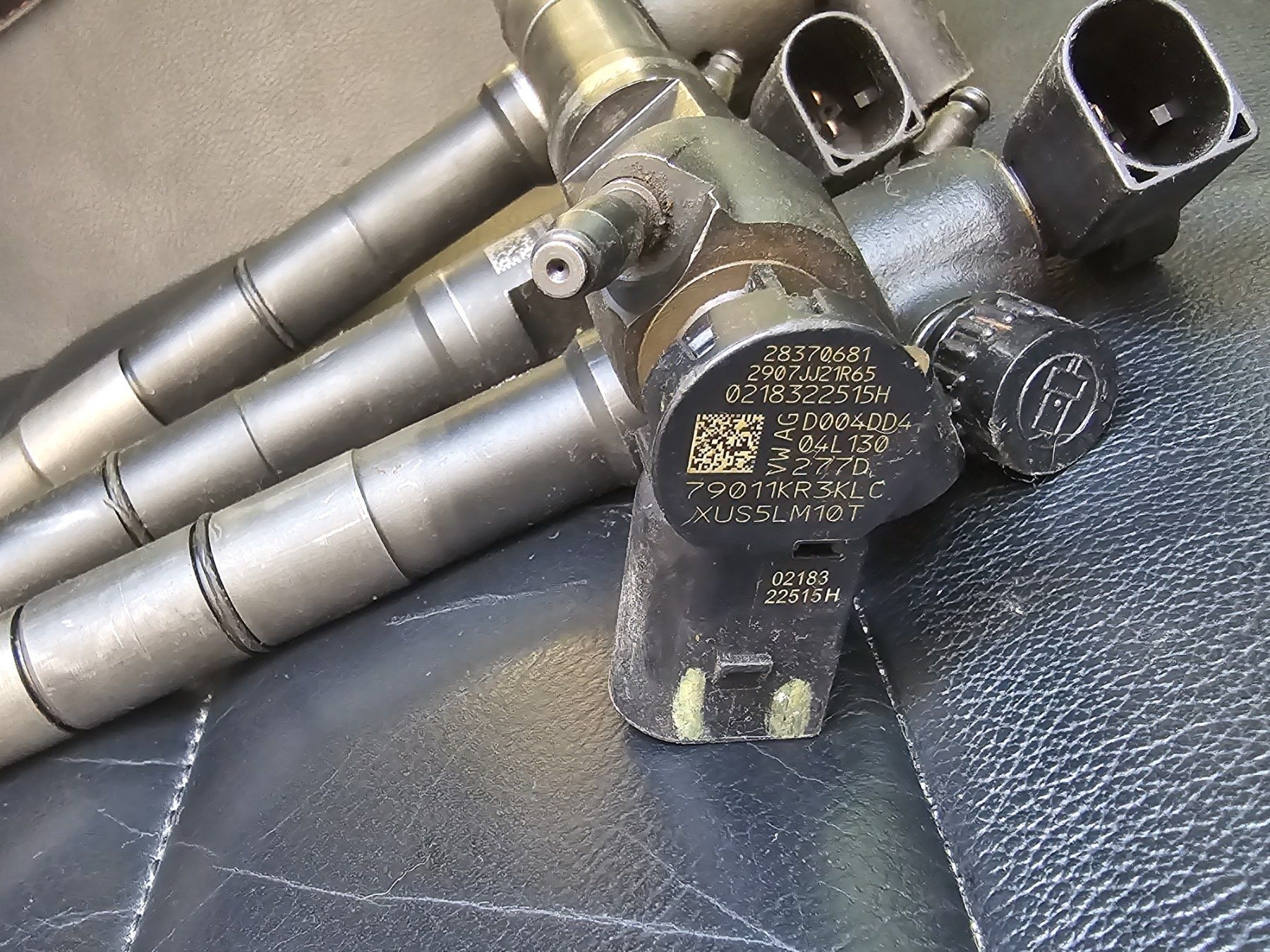 Дизельні форсунки 1.6 TDI оригінал VW AG 04L130277D 28370681