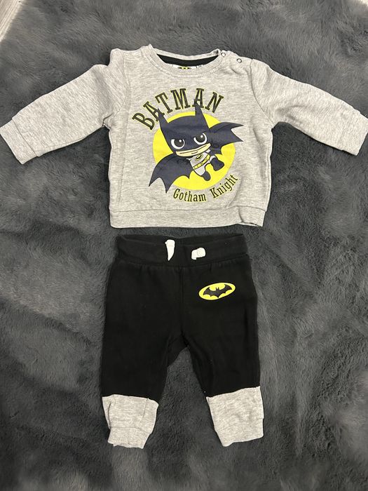 Zestaw spodnie i bluza r.74