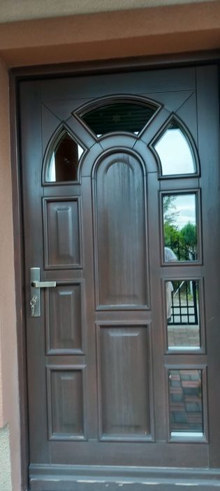 Drzwi zewnetrzne lewe