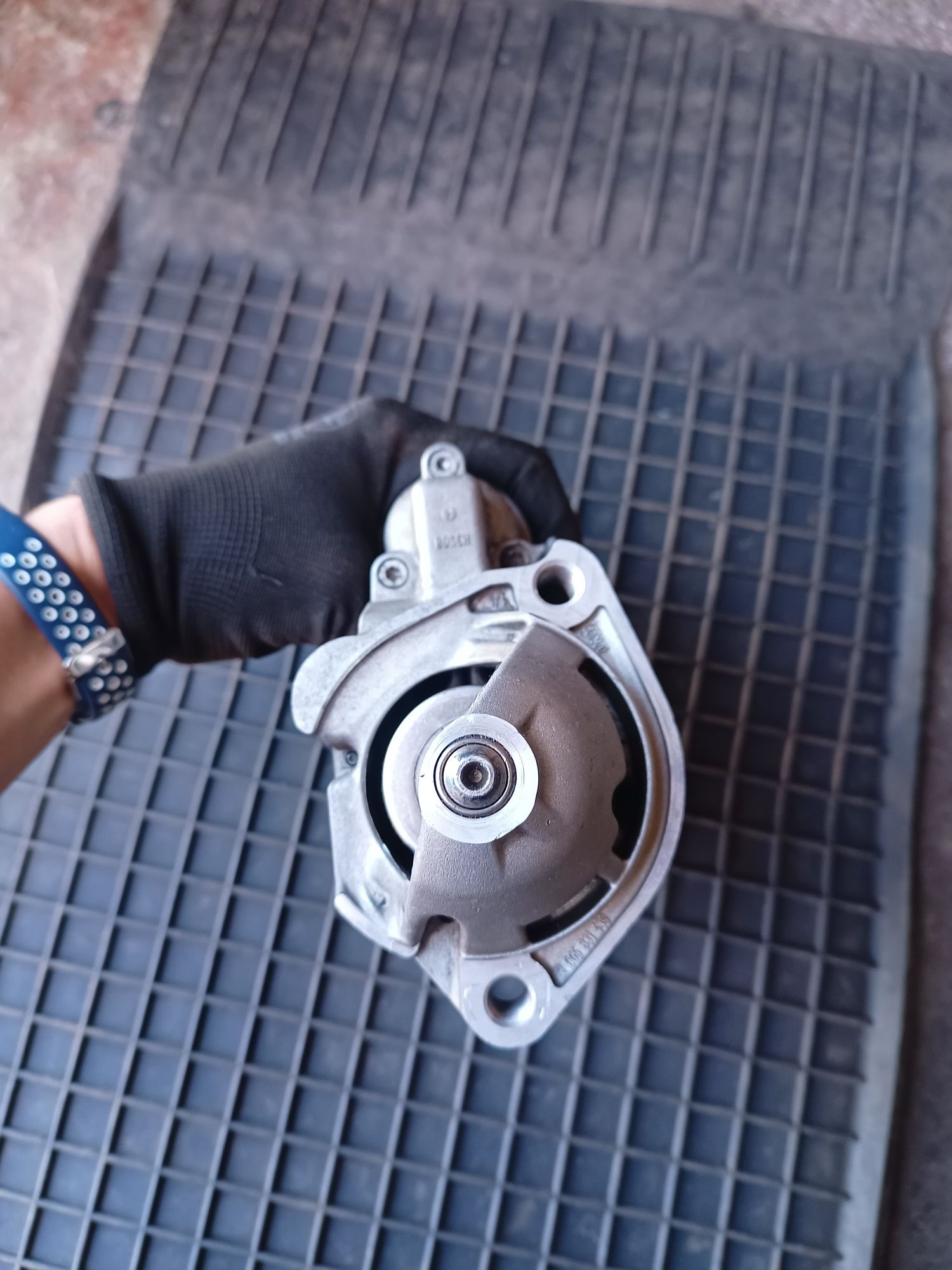 Rozrusznik Bosch Audi A4 B7 A6 C6 2.0 TDI Multitronic Automat 03G91102