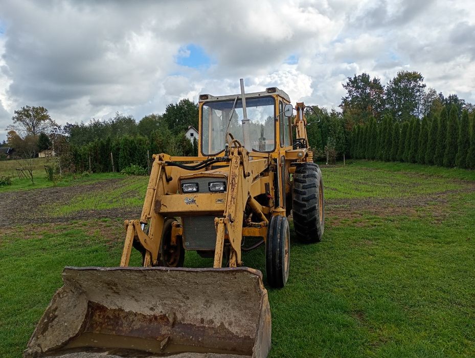 Sprzedam koparko ładowarkę MF