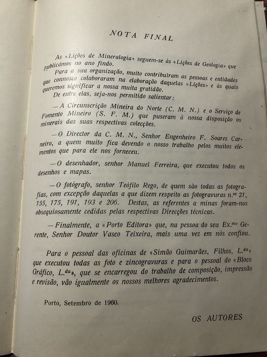 Livro antigo Lições de Mineralogia