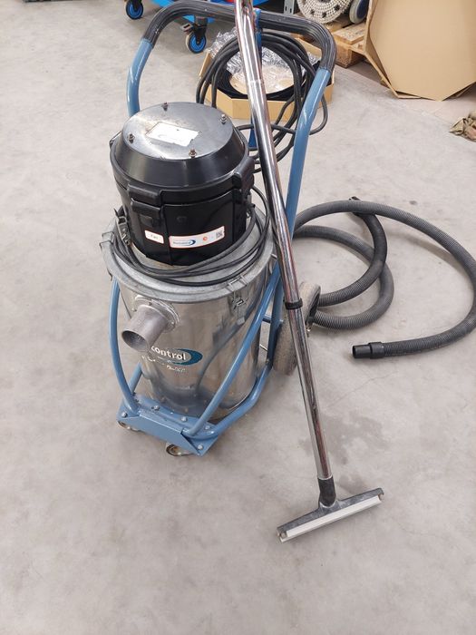 Odkurzacz do wody szlamu Dustcontrol DC 75W  wbudowana pompa fra. VAT