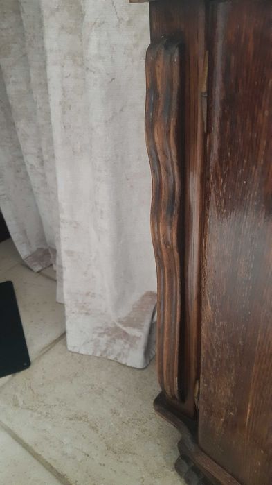 Dawna szafka nocna, lwie łapy
