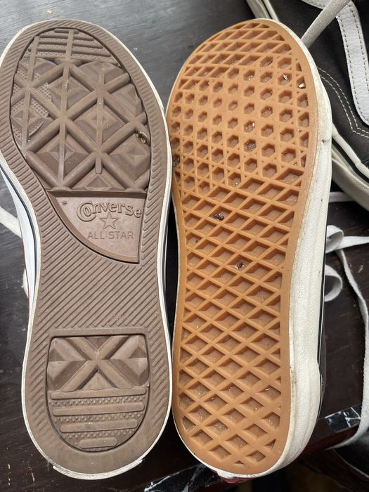 2 sapatilhas vans e all star