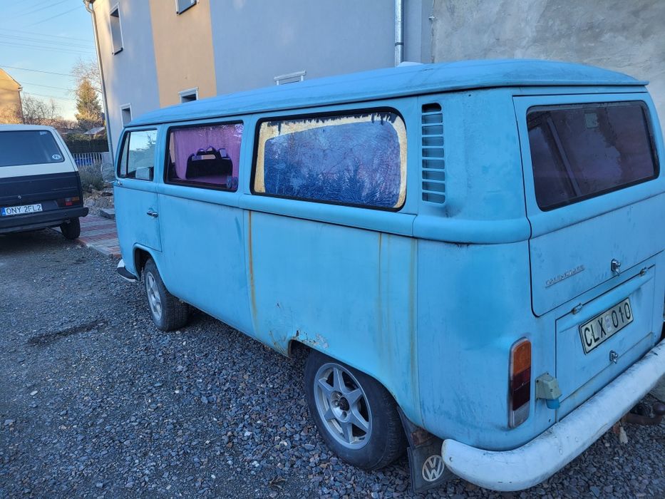Volkswagen bus t2 camper