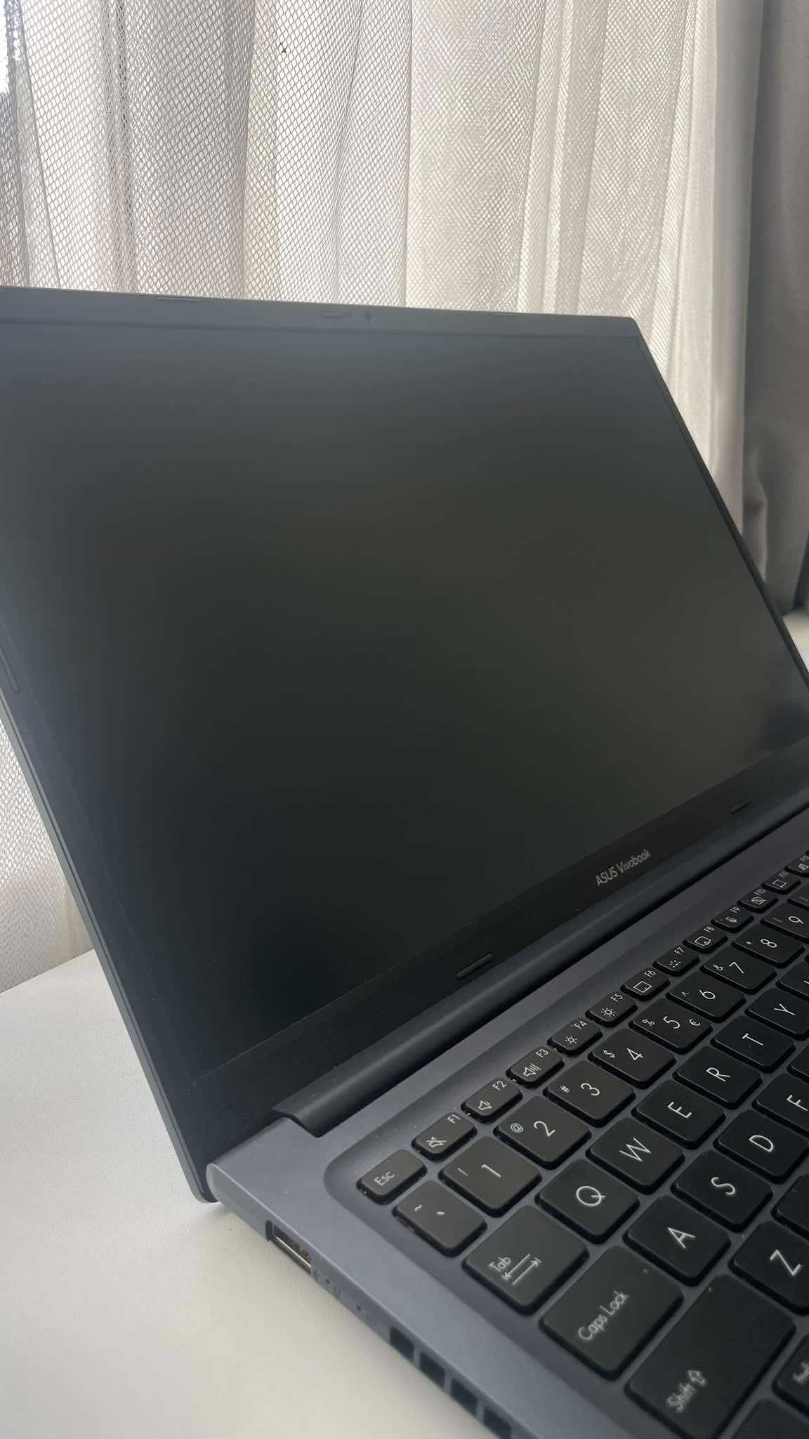 Laptop ASUS Vivobook 15,6" / IPS i5-1240P / 8GB RAM / 512GB SSD