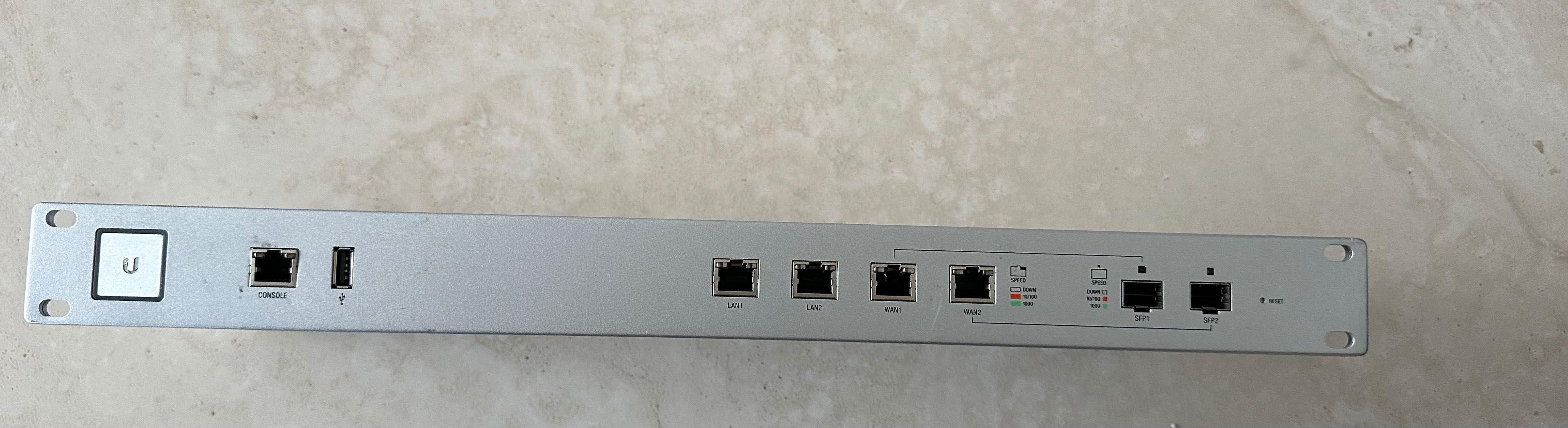 Unifi Security Gateway Pro - 4. USG-PRO-4