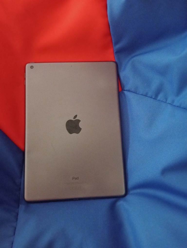 Apple iPad 9 2022 10.2 дюйми Wi-Fi 64GB Space Gray A2602

Ідеальний ст