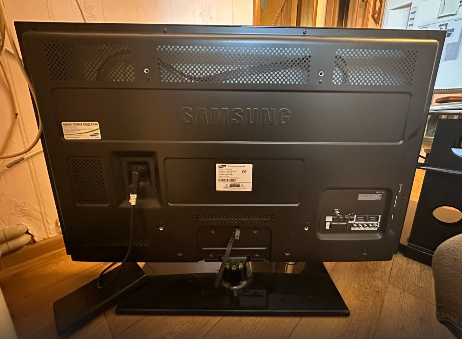 Телевизор плазма 42" Samsung PS42C430A1W, абсолютно исправный.