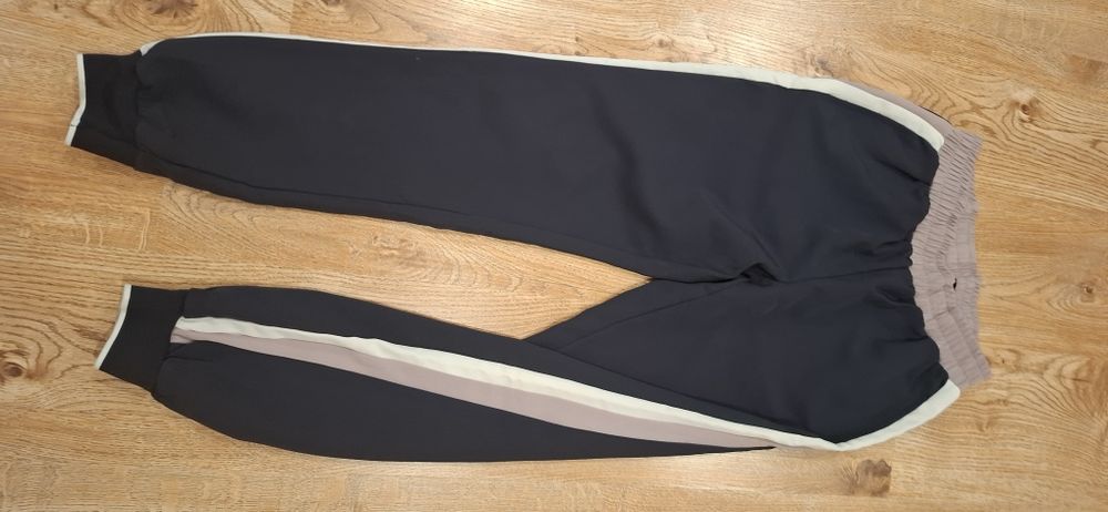 Granatowe spodnie BELOVED