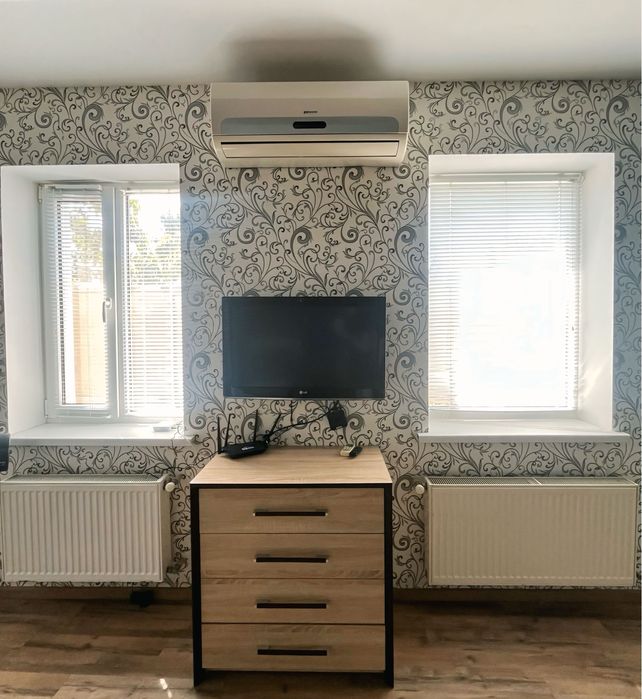 Сдам будинок, подобово з кондиціонером.