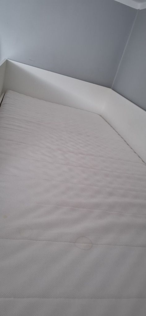Łóżko z biurkiem I szafą