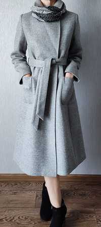 Продам женское демисезонное пальто б/у