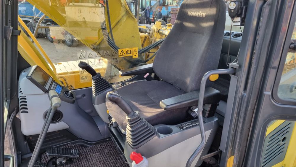 Экскаватор Komatsu PC 210 LC , 2012 г , гус 90 см