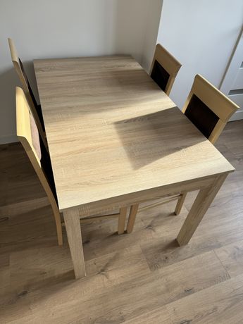 Stół z krzesłami rozkladany