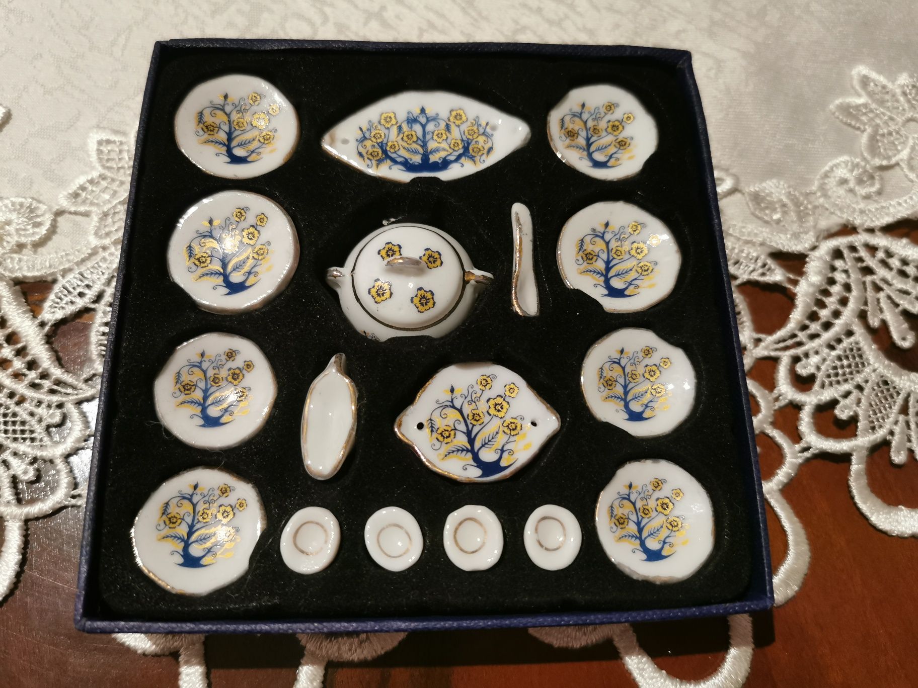Miniaturowy zestaw porcelany