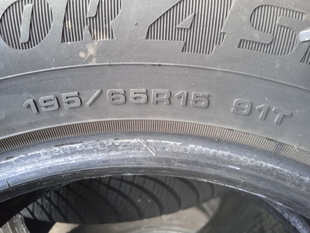 Opony całoroczne Goodyear 195/65R15