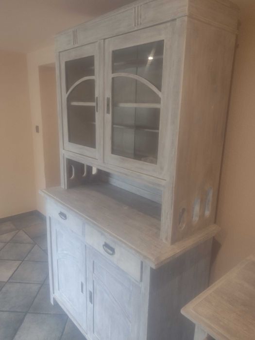 Kredens przedwojenny