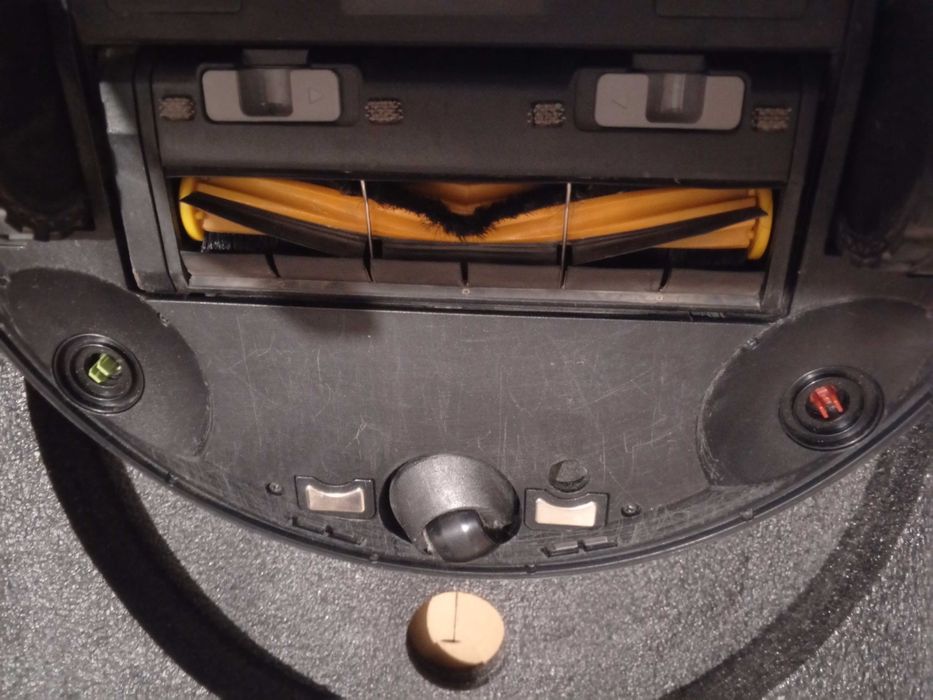 Робот - пилосос Ecovacs Deebot Ozmo T8