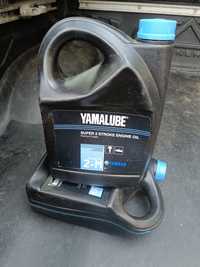 Vendo  2;embalagens de óleo de 5litros da yamalube para motores de bar