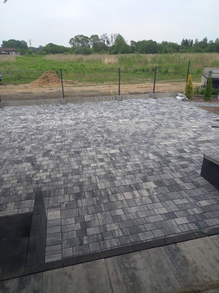 Układanie kostki brukowej