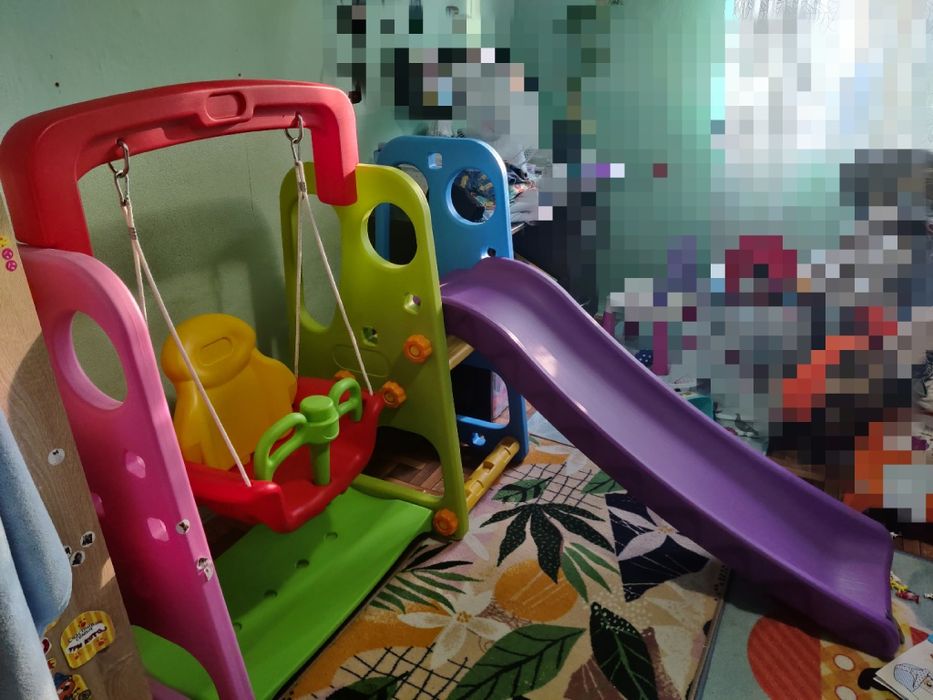 Гірка з гойдалками, горка-качели