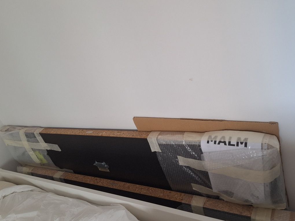 Cama MALM + estrado + colchão