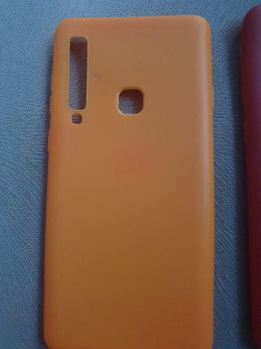 Etui na telefon..