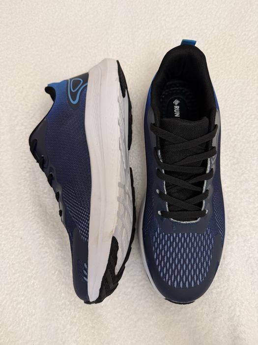 Новые мужские кроссовки 43 р 27.5см